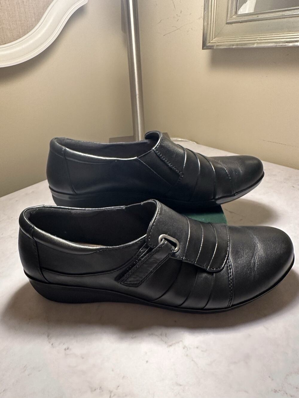 Clarks Collection Women’s 11 M Black Leather Slip On Comfort Shoes Soft Cushion
